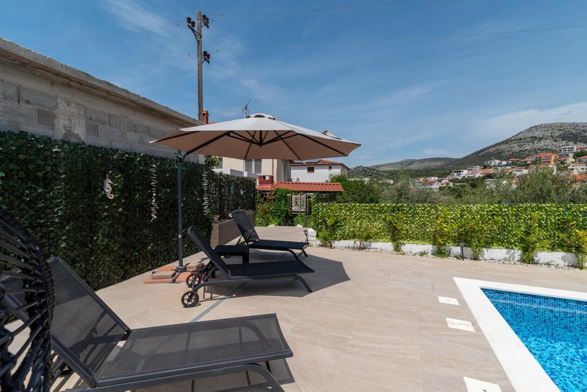 House Antonija, Relax By The Sea * Seget Vranjica