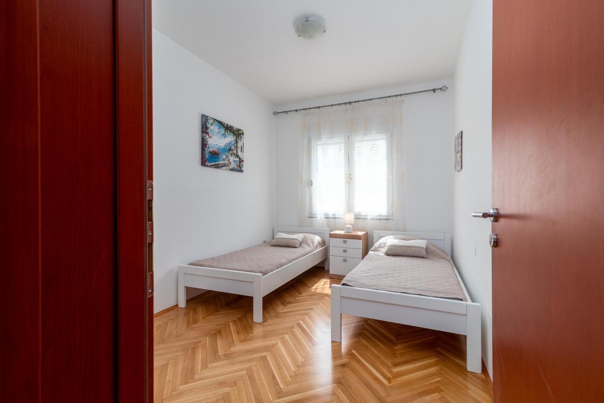 House Antonija, Relax By The Sea * Seget Vranjica